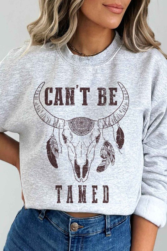 CANT BE TAMED CATTLE GRAPHIC SWEATSHIRT - lolaluxeshop