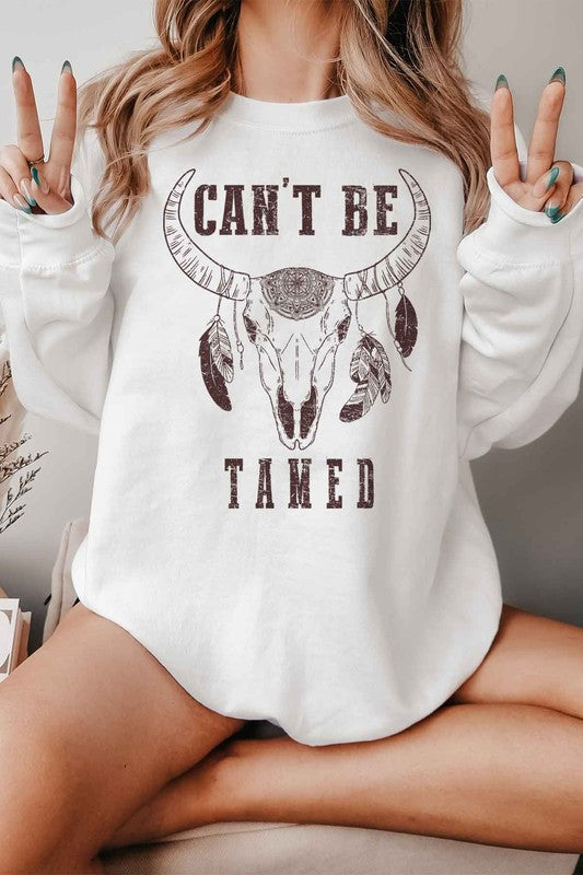 CANT BE TAMED CATTLE GRAPHIC SWEATSHIRT - lolaluxeshop