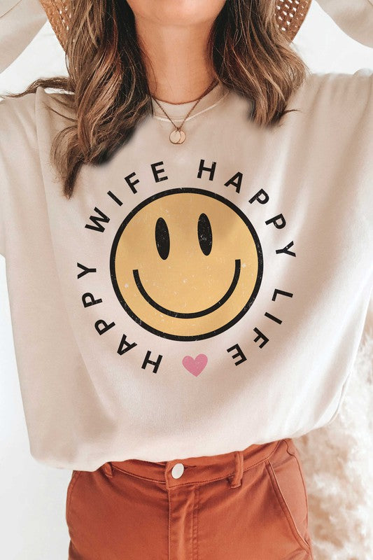 PLUS SIZE - HAPPY WIFE HAPPY LIFE Sweatshirt - lolaluxeshop