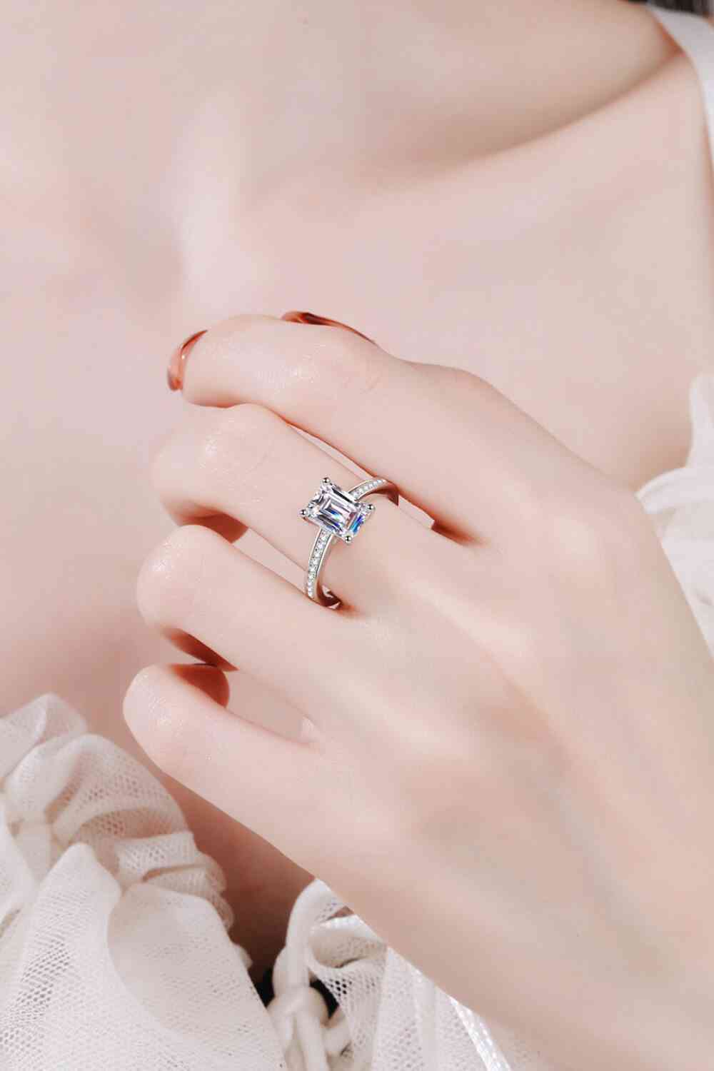 925 Sterling Silver Side Stone Moissanite Ring - lolaluxeshop