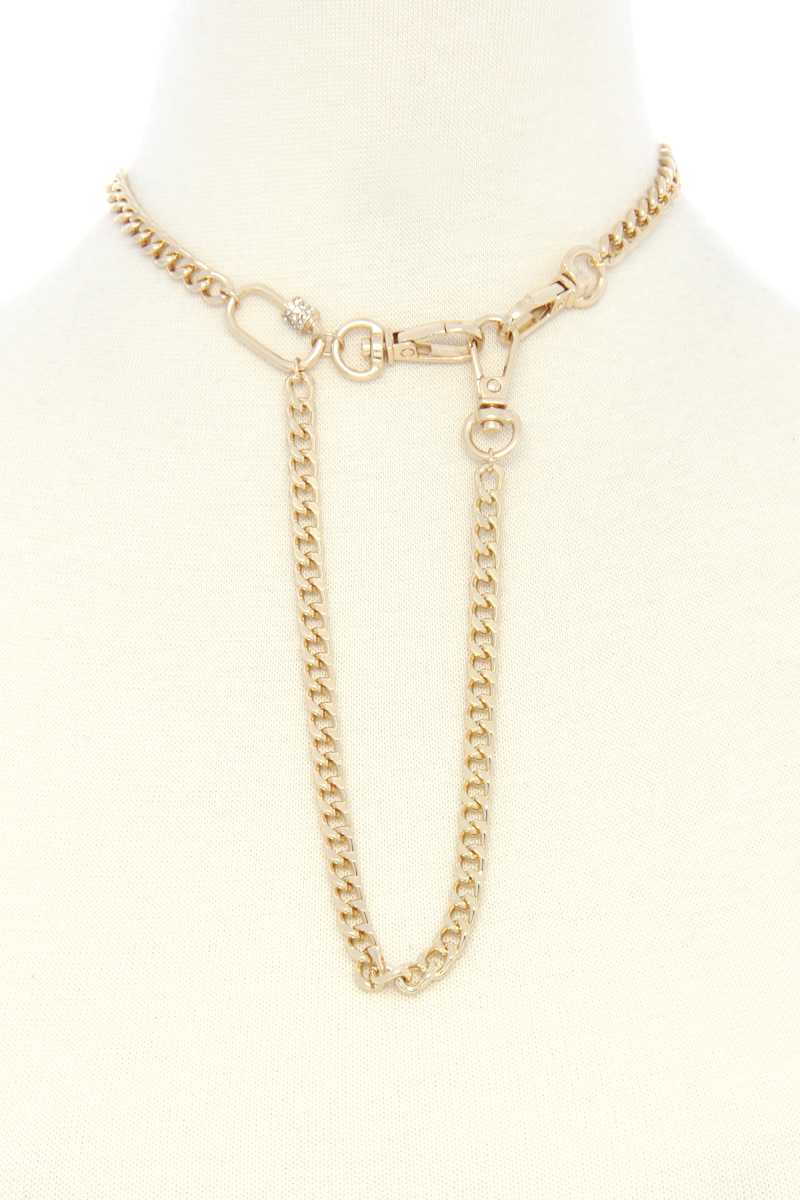 Oval Charm Curb Link Metal Necklace - LOLA LUXE