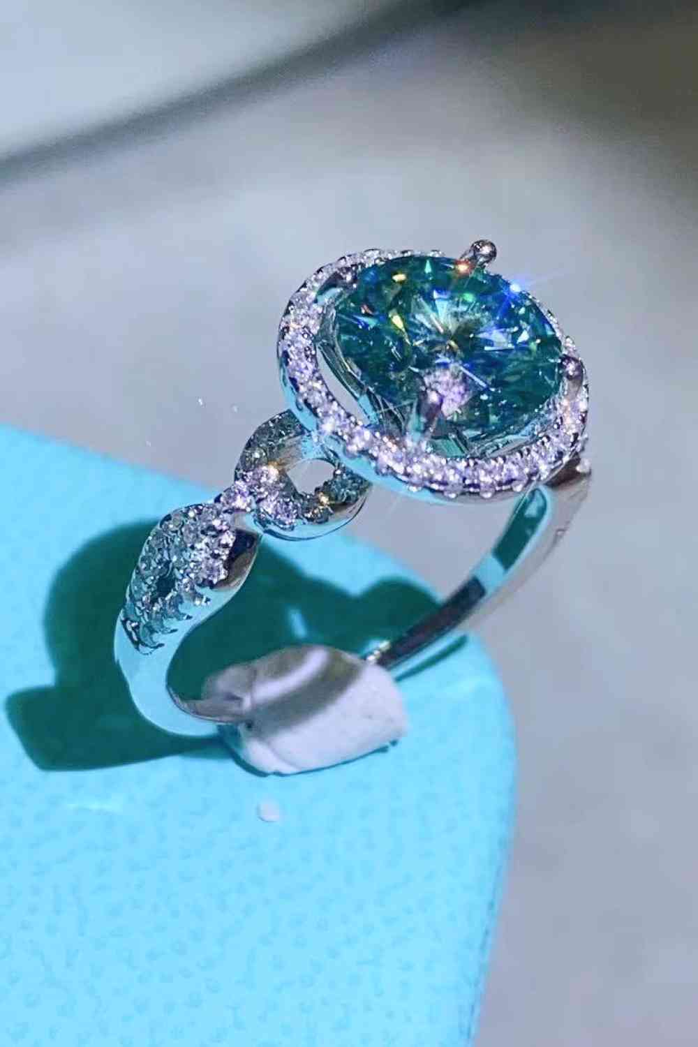 2 Carat Moissanite Emerald Green Ring - lolaluxeshop